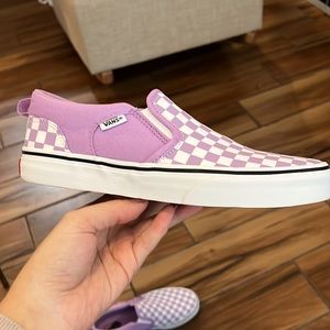 Like New Violet Asher’s (Size 6 Kids- Comparable to 7.5/8 Womens)